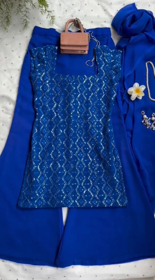 Viral Kareena 90s Iconic Suit